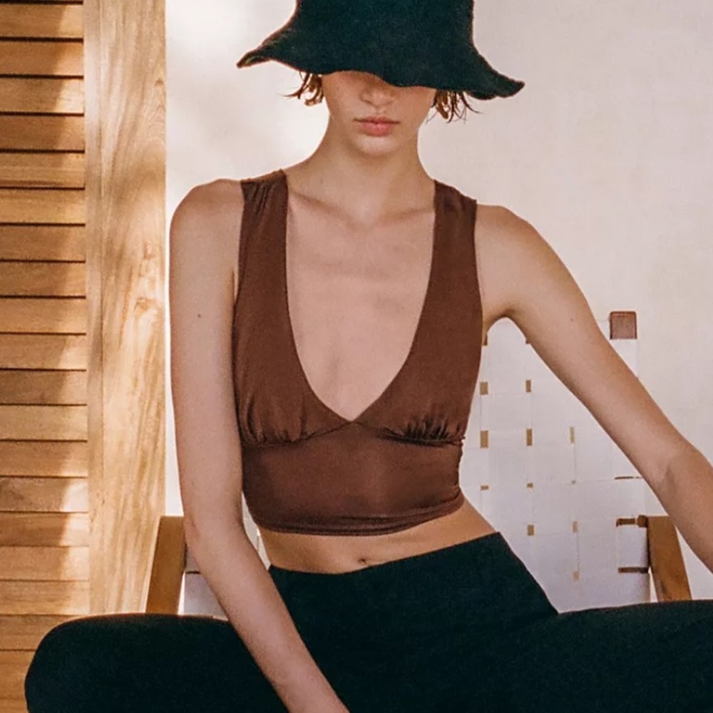 UO Phoenix Plunging Tie-Back Tank Top (Brown)